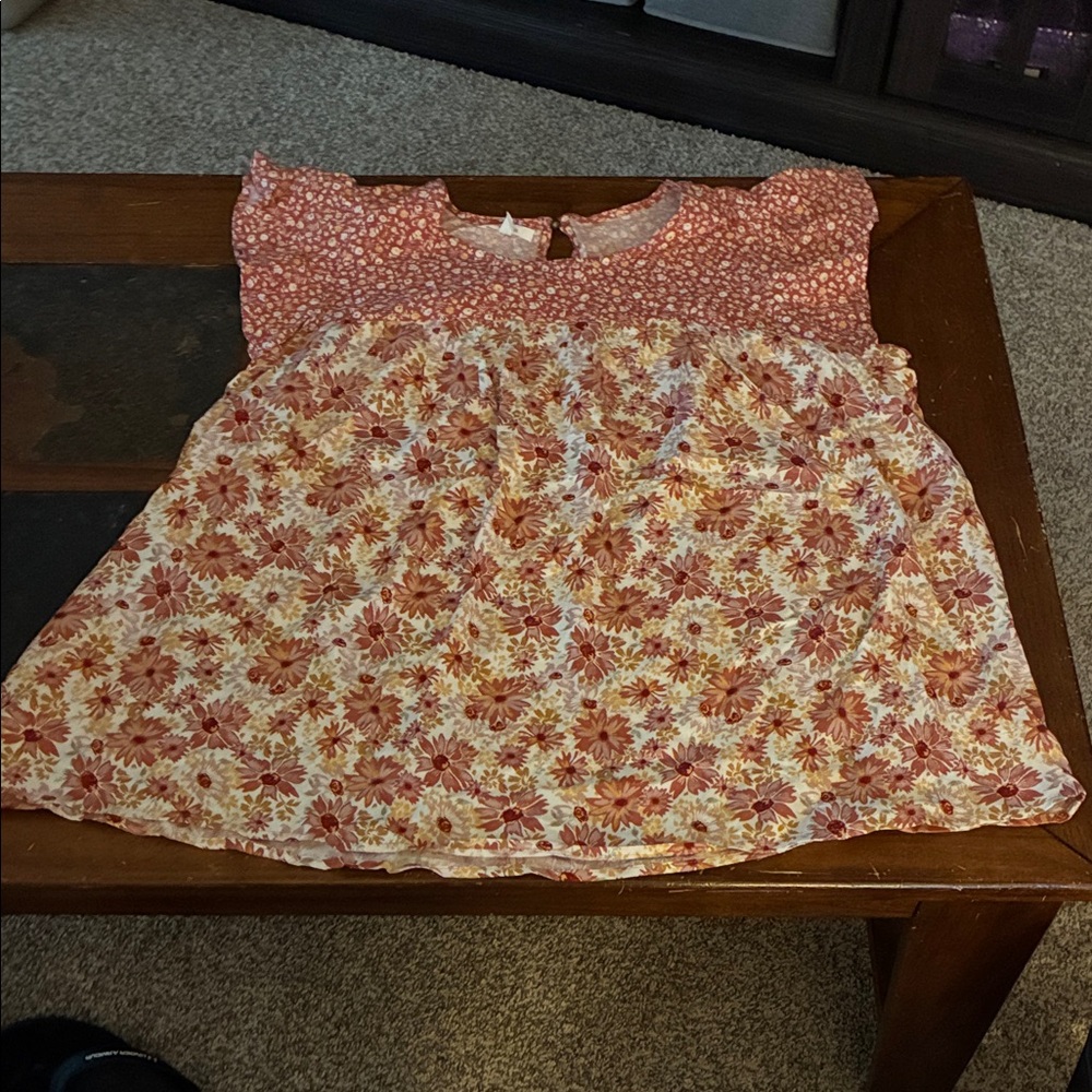 Maurices Woman’s Floral Top. XL
